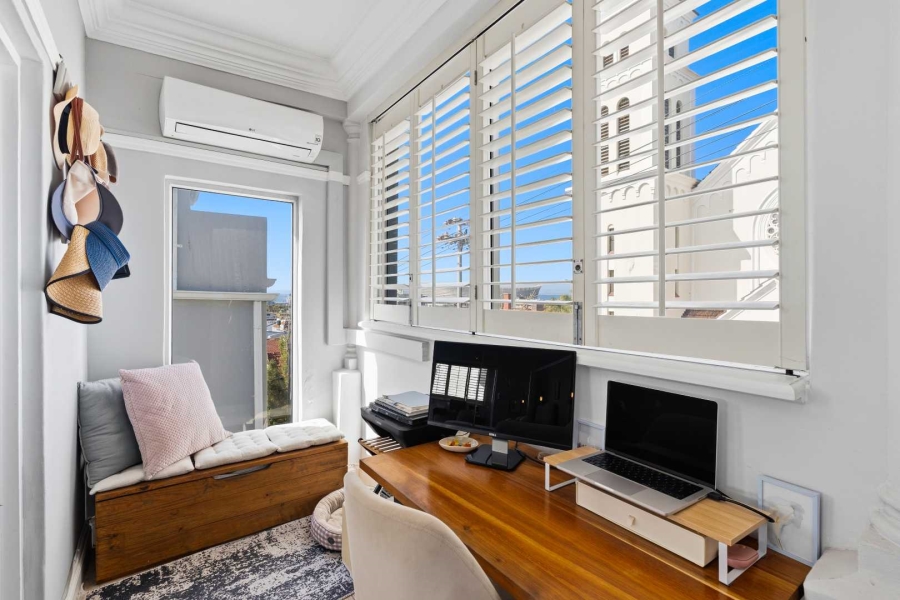 2 Bedroom Property for Sale in Green Point Western Cape